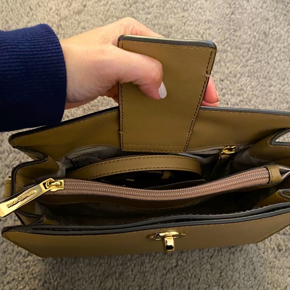 MK shoulder / cross body bag - Picture 4 of 7